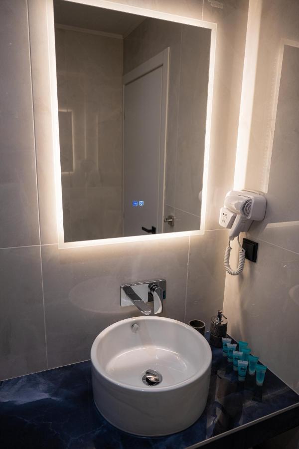 Fay Suites Flogita Bagian luar foto