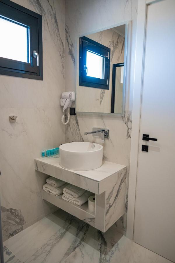 Fay Suites Flogita Bagian luar foto